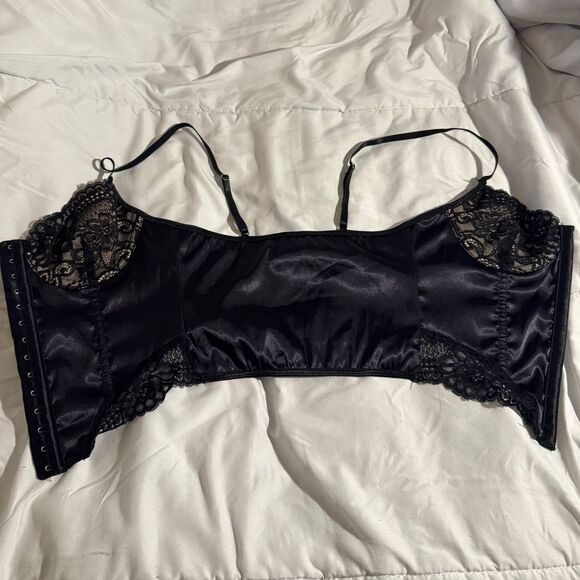 NWT SHEIN BAE Contrast Lace Hook Front Cami Top BLACK SIZE XS - Picture 8 of 14